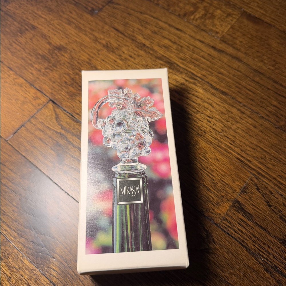 Mikasa Fruit Collection Crystal Grape Wine Bottle Stopper - New in Box